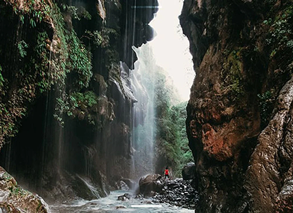1 Day Trip Umbrella Waterfall